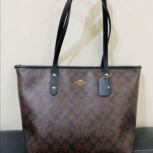 Coach Signature handbag